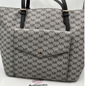 Michael Kors Authenticated Jet Set Lg Flap Pocket Multifunction Gray BlackTote